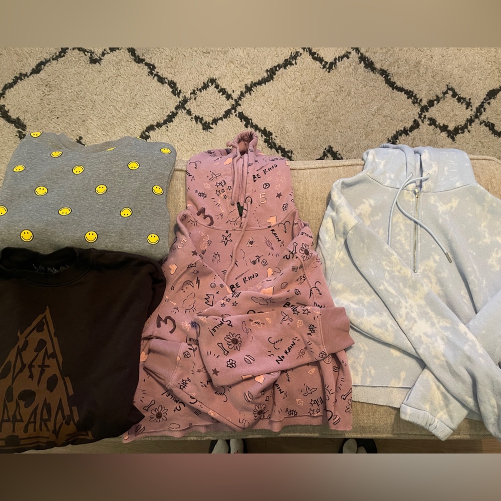 Kids large smiley sweatshirt